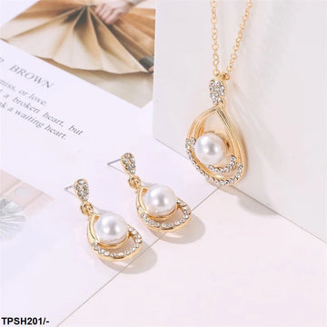 Pear Pearl Pendent Set